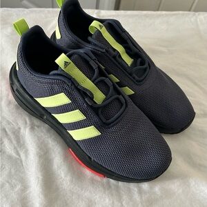 NWOT adidas Racer TR23 Kids Size 4 Or Women Size 5.5-6